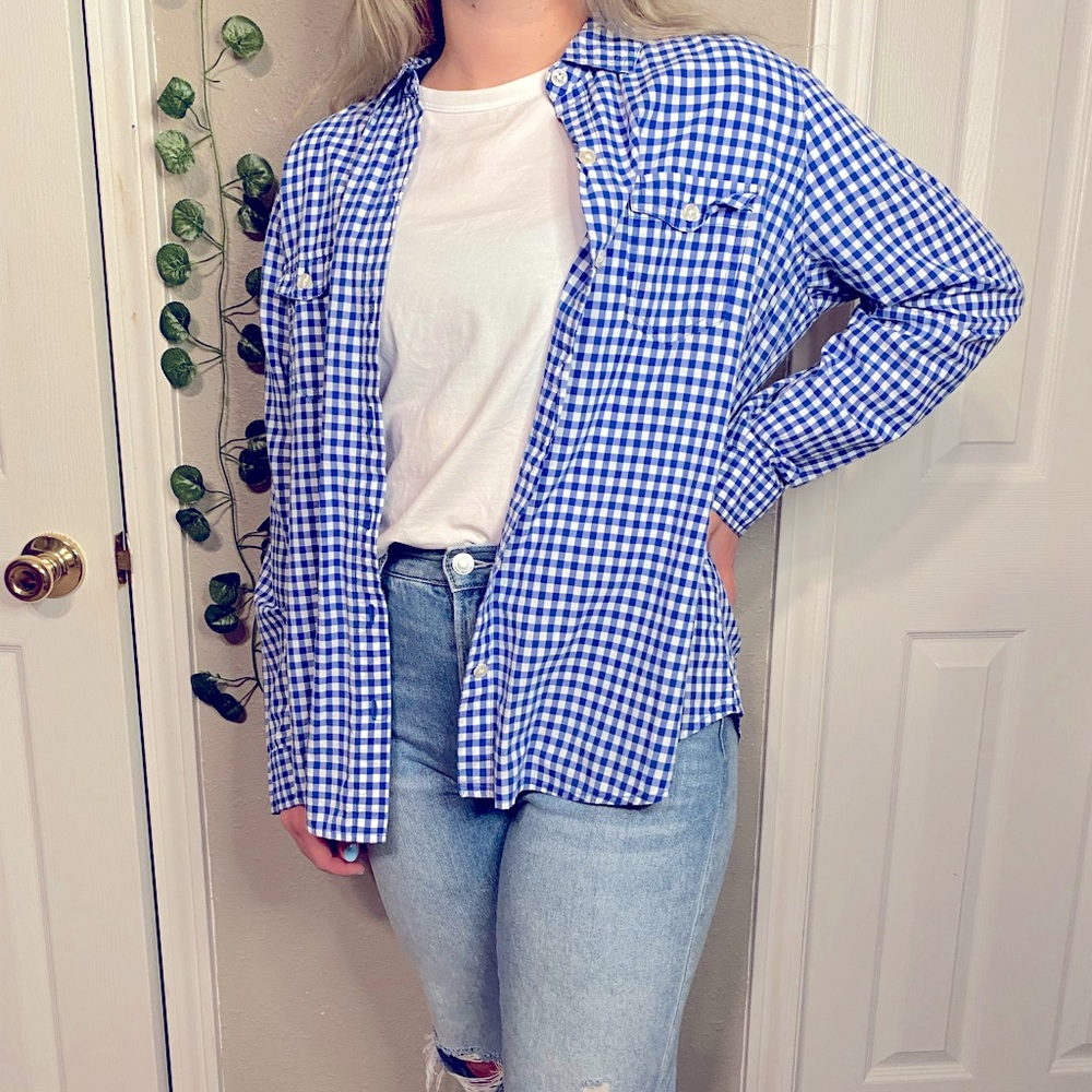 Boyfriend shirt from Old Navy. Blue/white gingham.